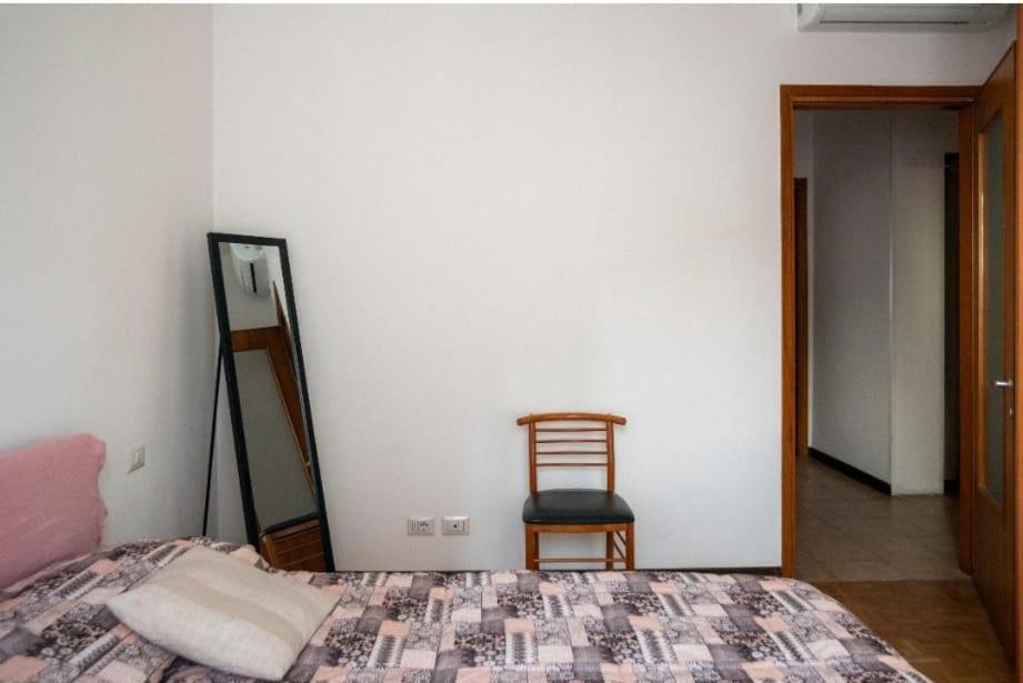 Stanza Doppia Con Bagno Privato Vicino Al Centro